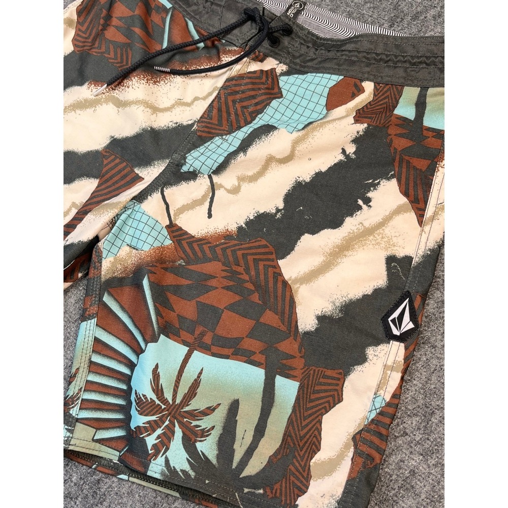 Volcom Stoneys Board Shorts Size 32‎ Palm Tree Print Beach Trunks